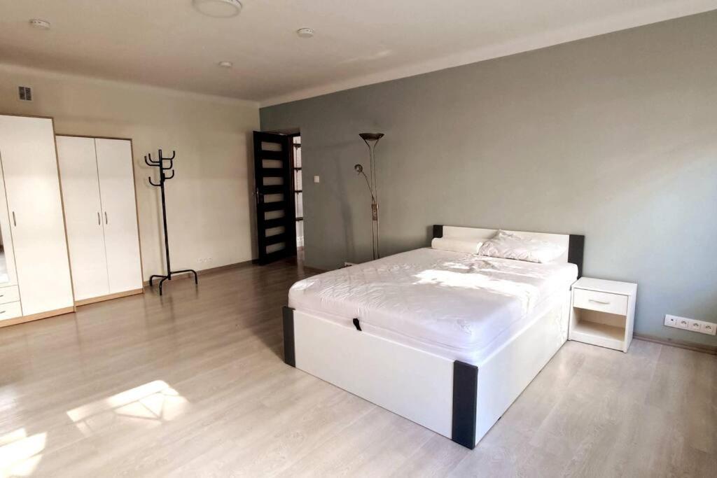 Two Room Apartment In A Prestigious Location 바르샤바 외부 사진